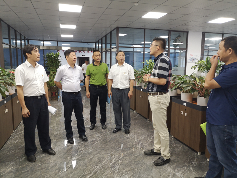 美兰区机关工委、中共？？？？谑衅笮持Р肯虻家恍休傲儆欧⒐始排浜峡埂傲ü步ň坌，，同心助力自贸港”主题党日运动_优发国际-新闻中心